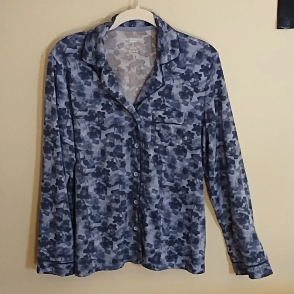 AMBRIELLE 2-PIECE WOMEN'S PAJAMAS, VERY SOFT, BLUE FLORAL PRINT. NWOT